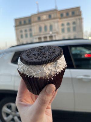 Cookies & Cream Cupcake