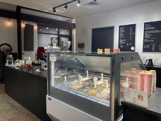 The main counter with gelato