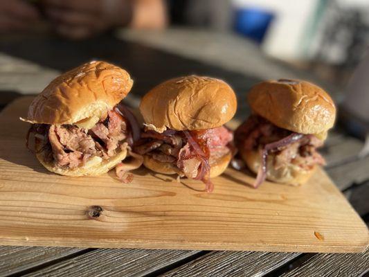 Teriyaki prime rib sliders