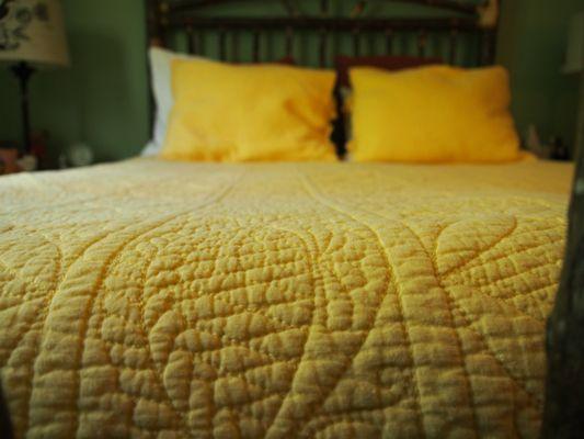 Put my summer bedding on the "Luxury" pillow top Van Gogh mattress set and you can see how deflated this is. DO NOT BUY!