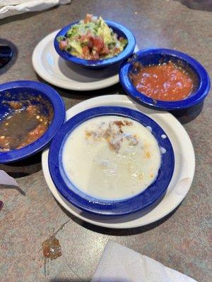 Chori - Queso, guacamole dip and house salsa