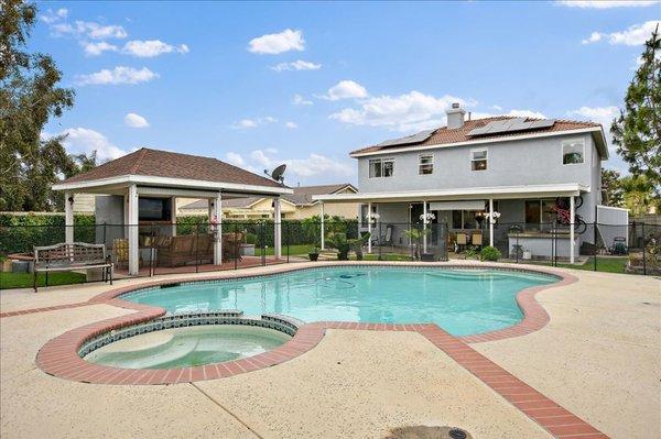 Pool Home in North Fontana- Etiwanda School District