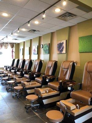 Award Nail & Spa in Minneapolis, MN 55431