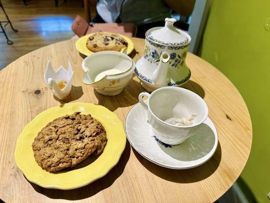 Tea and cookies deliciousness