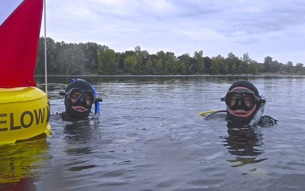 Divers at Moby's before descending to explore.