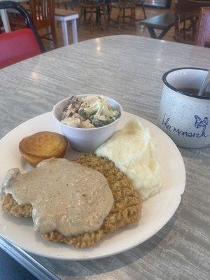 Country fried steak, mashed potatoes, broccoli, medley, and cornbread with hot tea.