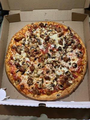 Wrong pizza- red sauce, mushrooms and sausage medium