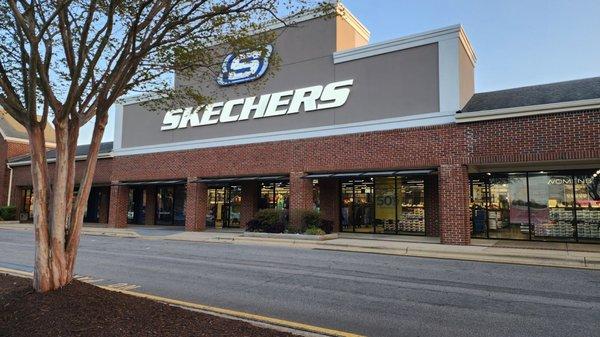 SKECHERS Warehouse Outlet