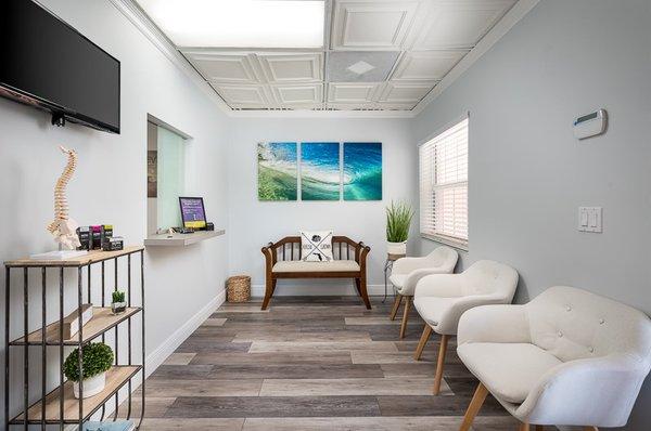 Waiting Room of Vero Beach Chiropractor and Chiropractors located at 333 17th street, Vero Beach Florida 32960  772-563-2900