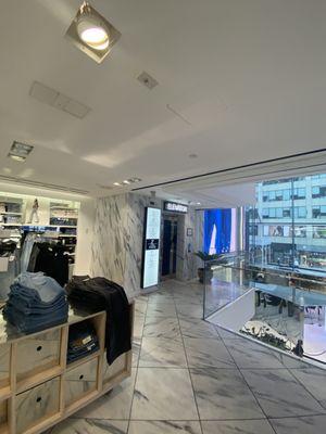 Second level elevator area, H&M Fifth Avenue NYC