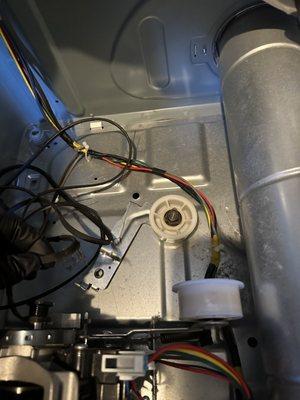 Samsung dryer, belt and idler pulley replacement.