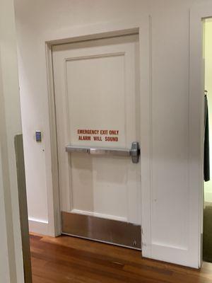 Banana Republic exit door near fitting room orlando fl 12:45 pm November 24 2023