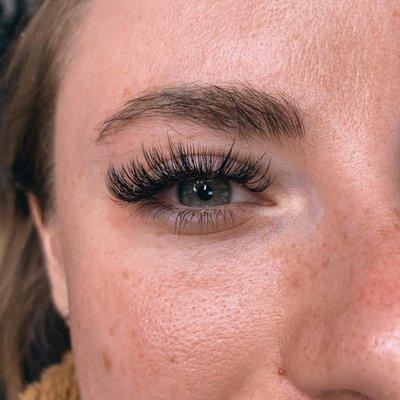 Eyelash extensions near Denver in Colorado.