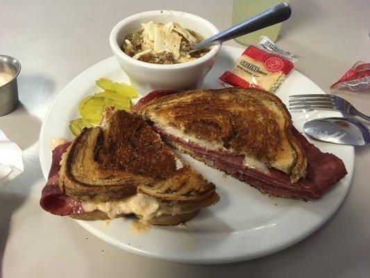 A most awesome Reuben at Mama's & Nana's