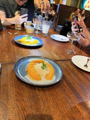 Sweet mango with sticky rice