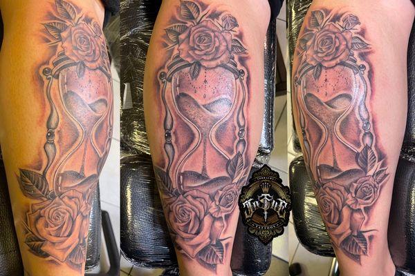 Hour glass with roses tattoo by josue almanegra tattoo studio snohomish lake stevens wa Everett tatuaje