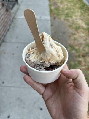 Oreo with sprinkles + cookie butter regular scoop!