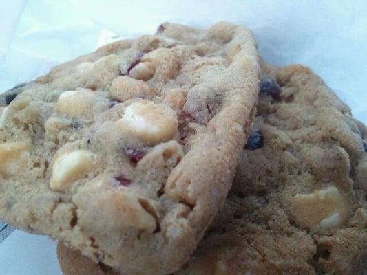 Cranberry white chocolate cookies