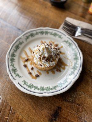 Butter Cake with Caramel and Rum sauce with candied almonds