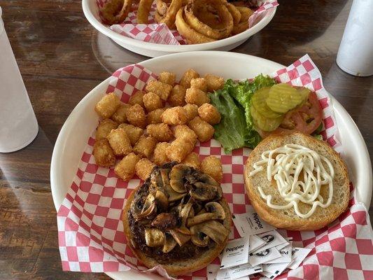 4 oz burger w/ mushrooms and Tater Tots