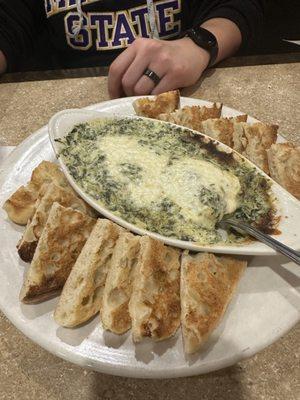 Spinach artichoke dip with bread (happy hour)