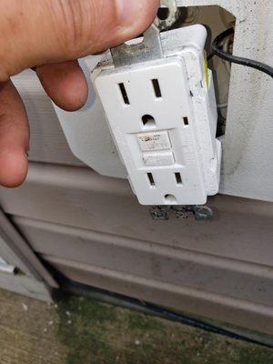 Outlet repair