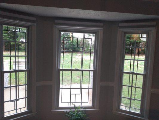 Inside view Bay window, window guards