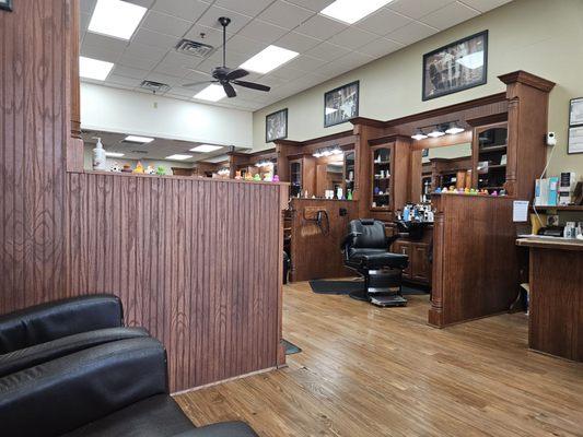 Roosters Men's Grooming Center