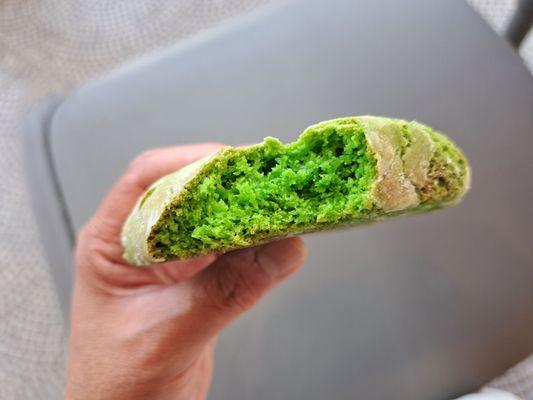 Inside the Pandan Cookie. So dry.