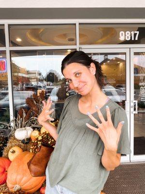 My sweet sis-in-law and her amazing dip mani! They even decorate outside with fall decor. Whaaaat! Love this place.