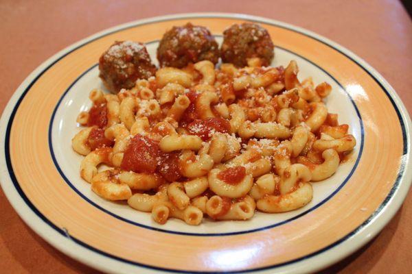 Meatballs with elbow pasta