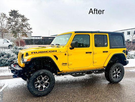 After Off-Camber 4x4 Garage staff added a 3 1/2 inch Metalcloak lift and a winch on the front bumper.