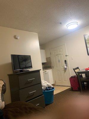 Just moved here to Savannah and going to stay at extended stay a few weeks.  So far is a Nice clean and quiet place.