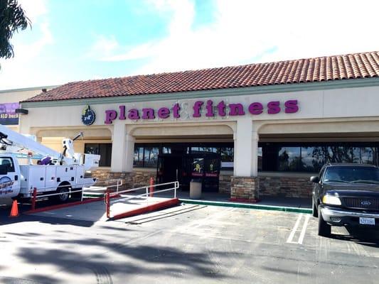 Another Planet fitness installed by Hi-Tech Signs