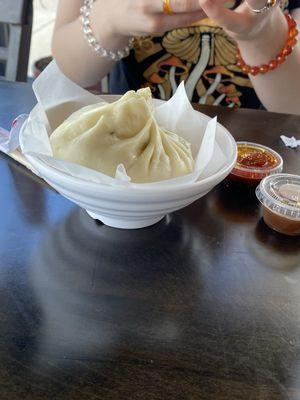 S1. Vegetarian Steamed Big Bun with Taiwan Cabbage, Tofu, Dried Mushroom