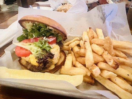 Spicy pimento cheese burger