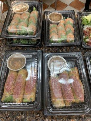 Bò bía (Vietnamese spring rolls)