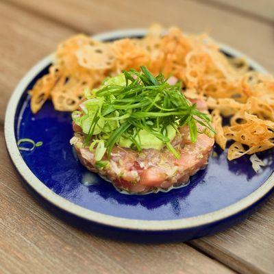 tuna tartare with lotus chips