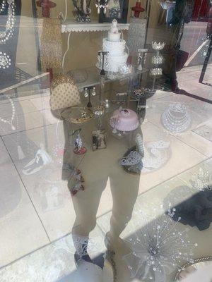 Window display of pieces of fashion jewelry