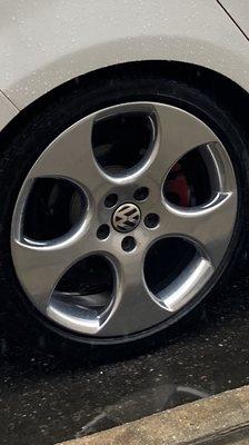 VW Gti factory rim all polished no black pockets.