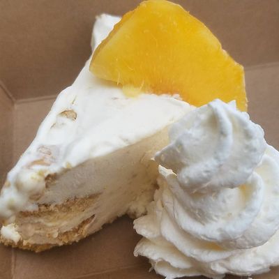 Peach ice cream pie