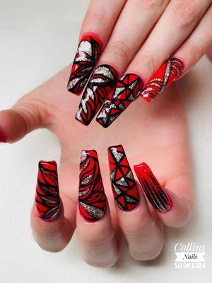 Collins Nails: Where creativity meets style.