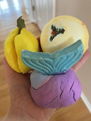 Bubbleroons and an eggnog bathbomb!