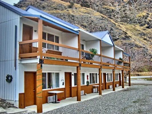 Welcome to our cozy Inn with a breathtaking view of the Salmon River from each room. http://SteelheadInn.com