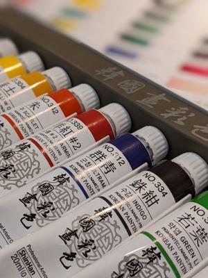 Shinhan Professional Korean Colors. A unique hybrid between a gouache and a watercolor