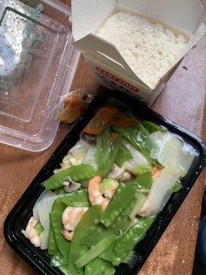 Snow peas and shrimp