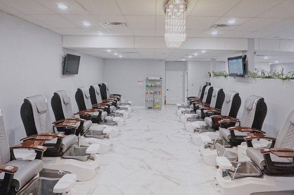 Pedicure chairs Nail salon in Joplin