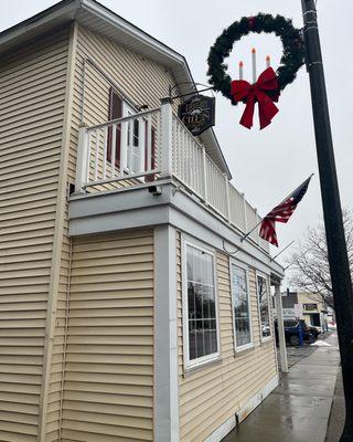 Front of Glen Tavern Restaurant/bar