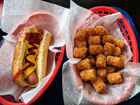 Hotdog & Tots