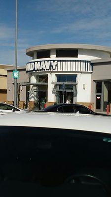 ~ I AM THE 1ST YELPER TO POST A PICTURE OF THE BRAND NEW OLD NAVY STORE AT SERRAMONTE~